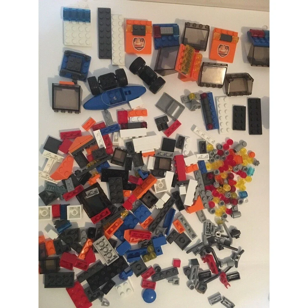 Mega Bloks Police Fire Patrol Rescue Construction Worker Set Tools Hat Figures